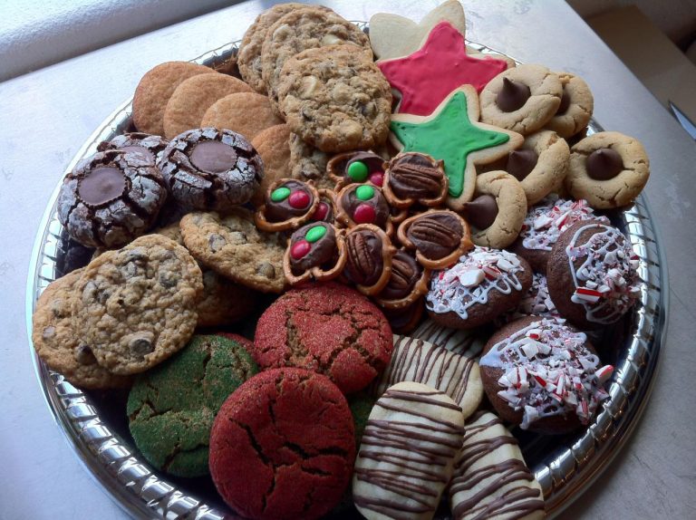 Christmas cookie gift platter