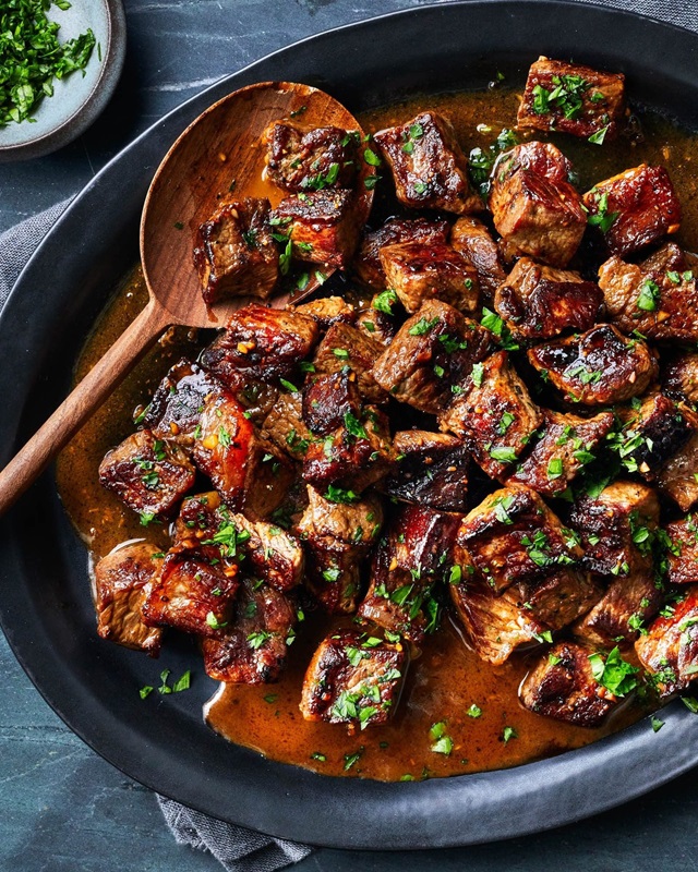Garlic Butter Steak Bites