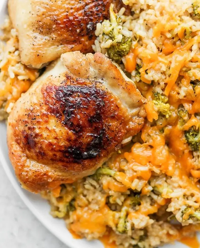 One-Skillet Cheesy Chicken and Rice