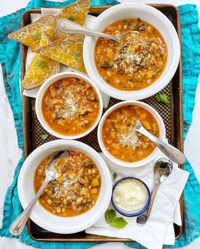 White Bean and Kale Soup