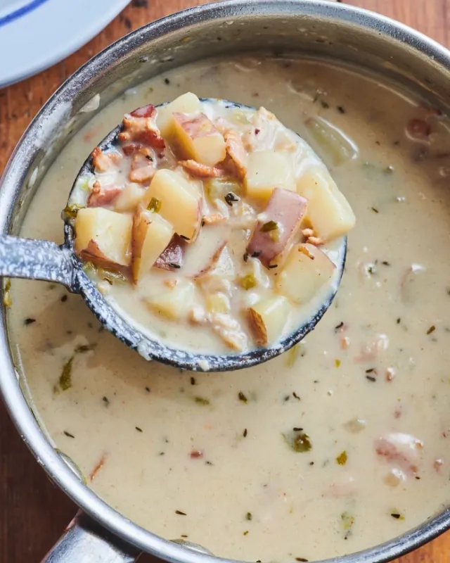 Classic New England Clam Chowder