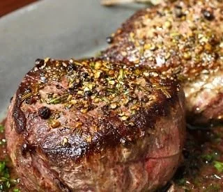 Pan Seared Filet Mignon with Red Wine Sauce